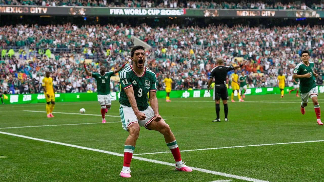 Penantian Panjang Raul Jimenez Berakhir di Azteca Penantian Panjang Raul Jimenez Berakhir di Azteca