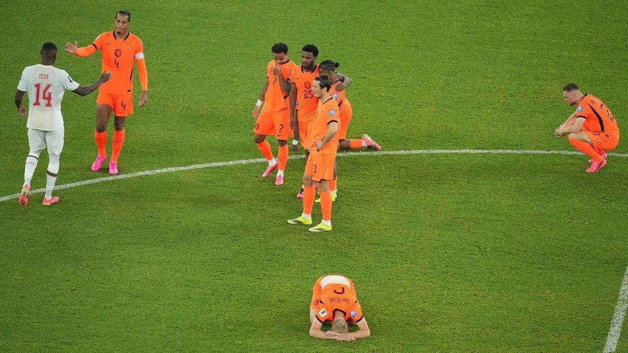 Belanda Terjungkal Saat Garis Akhir Sudah Terlihat Belanda Terjungkal Saat Garis Akhir Sudah Terlihat