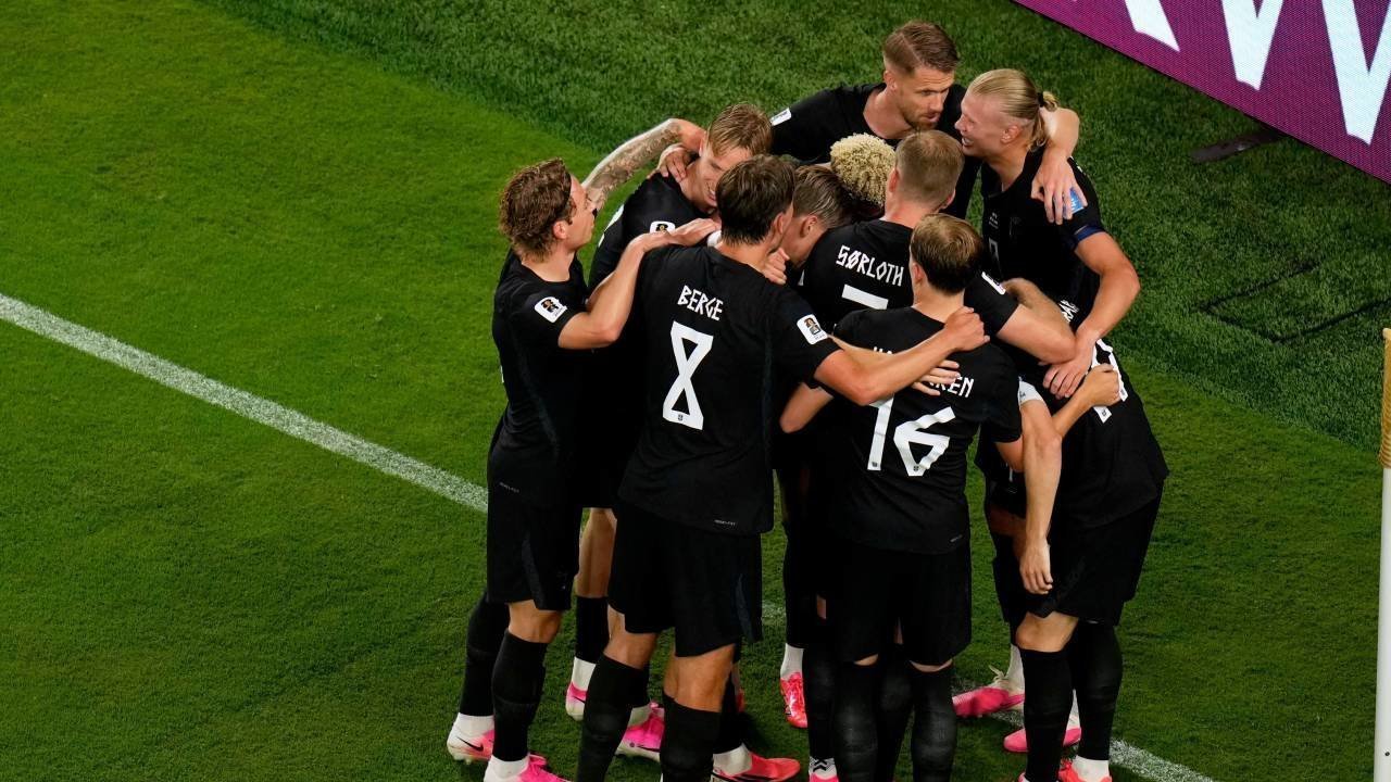 Hasil Norwegia vs Senegal: Brace Haaland Antar Viking Segel Tiket 32 Besar Hasil Norwegia vs Senegal: Brace Haaland Antar Viking Segel Tiket 32 Besar