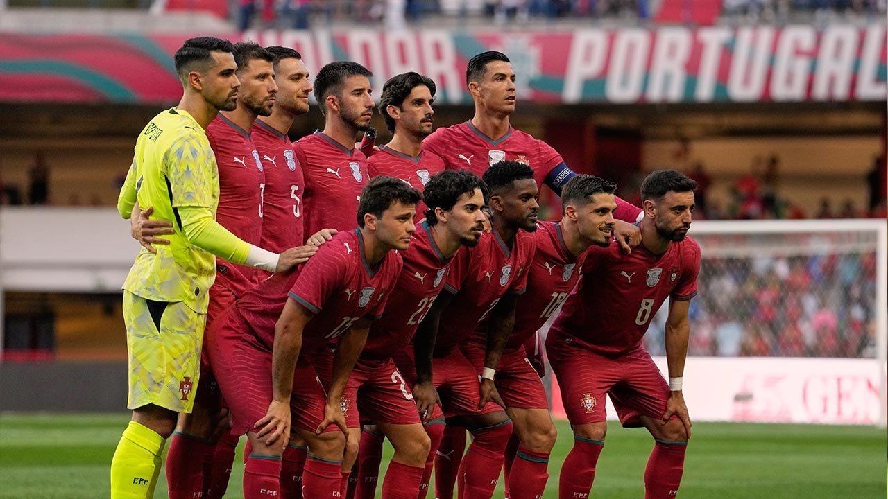 Rapor Pemain Portugal vs RD Kongo: Ronaldo Melempem Saat Dibutuhkan, Joao Neves Jadi Cahaya Rapor Pemain Portugal vs RD Kongo: Ronaldo Melempem Saat Dibutuhkan, Joao Neves Jadi Cahaya
