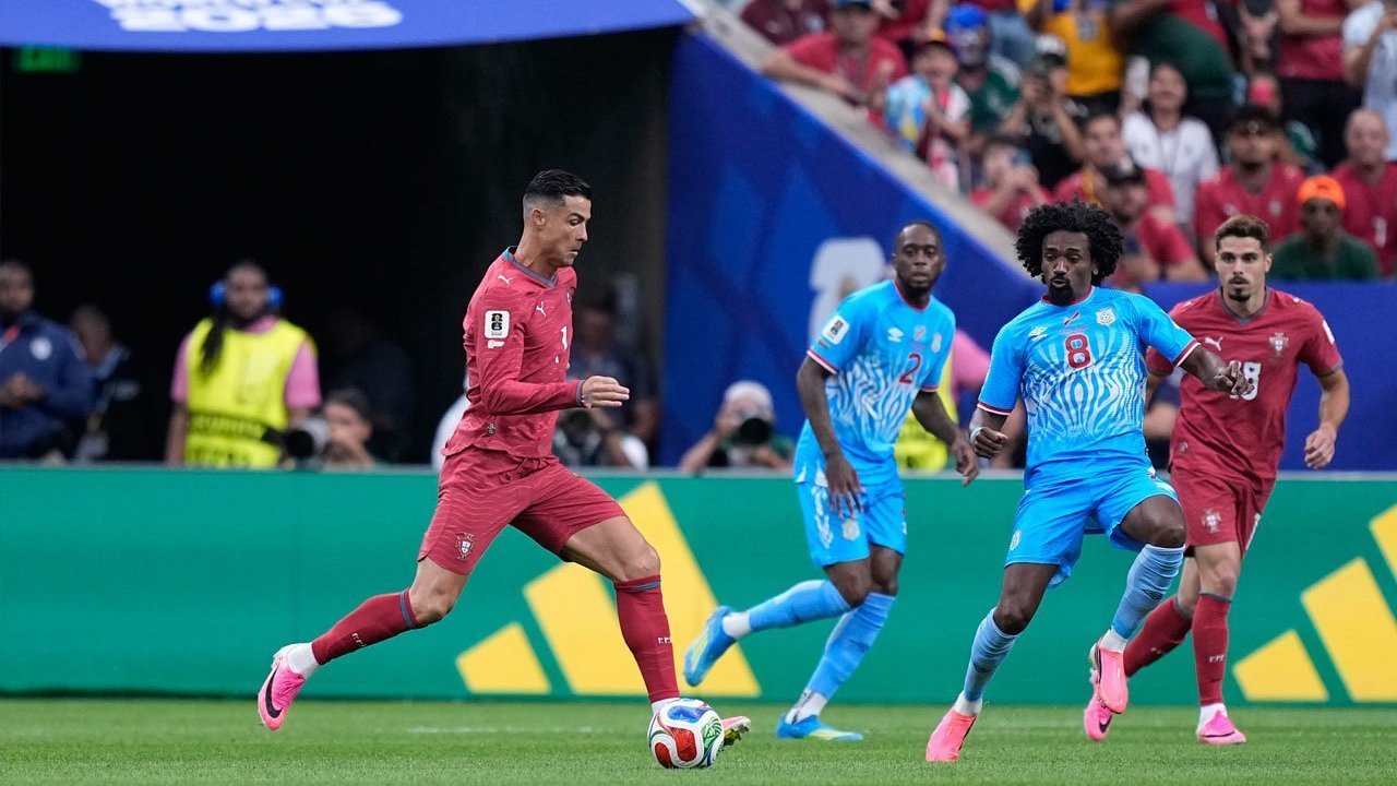 Cristiano Ronaldo Jadi Beban Portugal? Ini Fakta yang Sulit Diabaikan