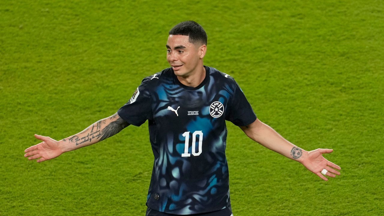 Kenapa Miguel Almiron Dikartu Merah di Laga Turki vs Paraguay? Ini Penyebabnya Kenapa Miguel Almiron Dikartu Merah di Laga Turki vs Paraguay? Ini Penyebabnya