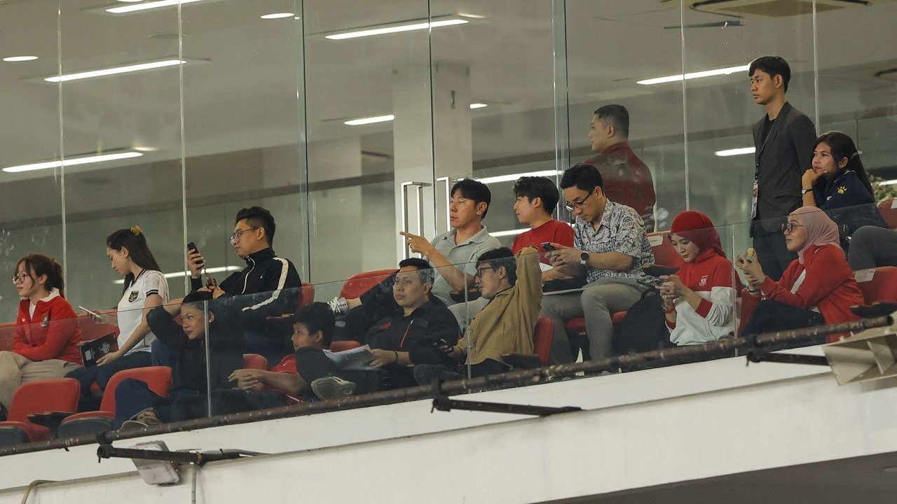 Sehari jadi Pelatih Persija, Shin Tae-yong Pantau Langsung Laga Timnas Indonesia Lawan Mozambik di Gelora Bung Karno Sehari jadi Pelatih Persija, Shin Tae-yong Pantau Langsung Laga Timnas Indonesia Lawan Mozambik di Gelora Bung Karno