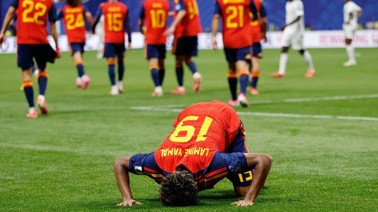 Dampak Instan Kehadiran Lamine Yamal Bagi Spanyol: Cetak Gol dan Menang 4-0 Lawan Arab Saudi Dampak Instan Kehadiran Lamine Yamal Bagi Spanyol: Cetak Gol dan Menang 4-0 Lawan Arab Saudi