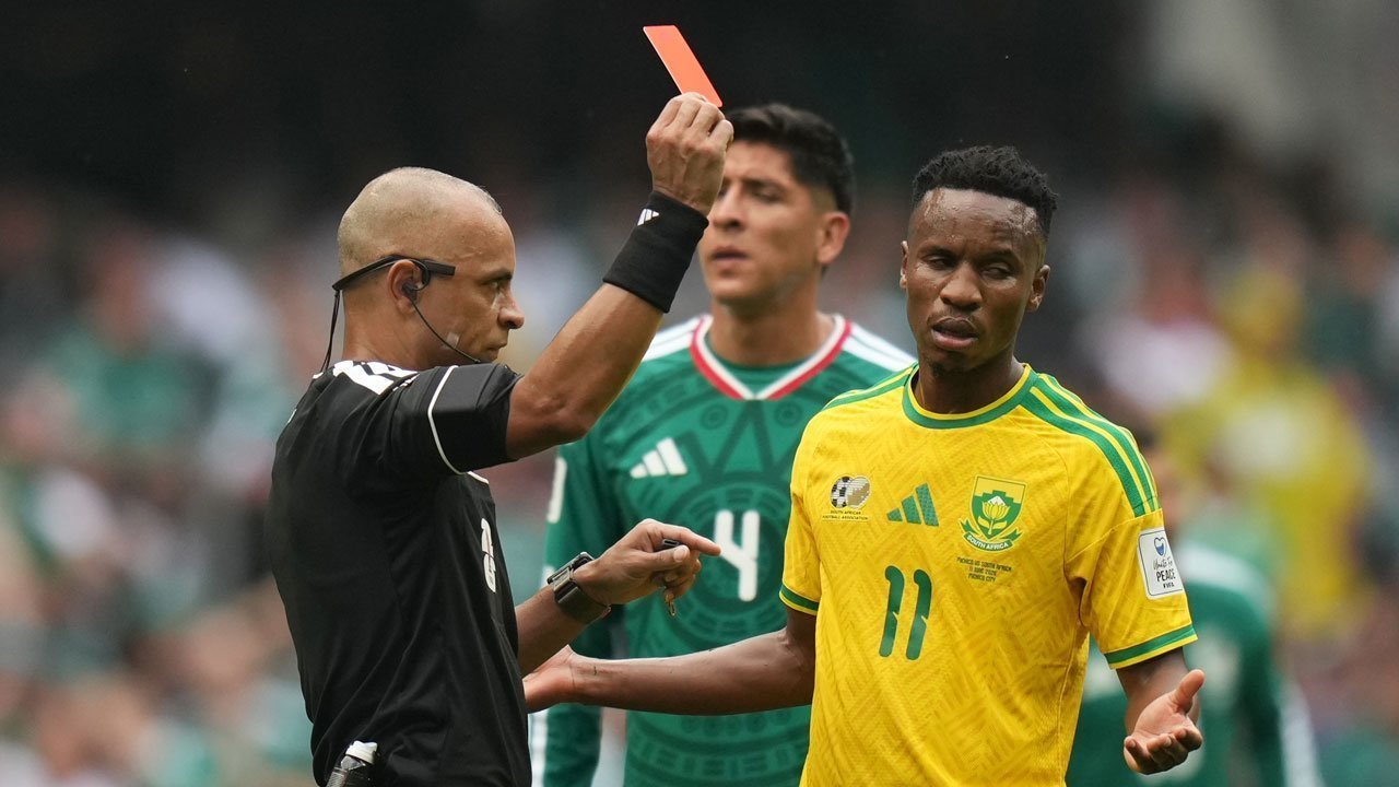 7 Laga Piala Dunia dengan Kartu Merah Terbanyak dalam Sejarah 7 Laga Piala Dunia dengan Kartu Merah Terbanyak dalam Sejarah