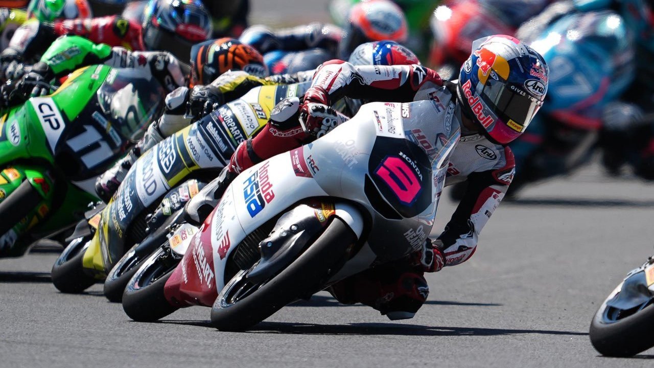 Veda Ega Pratama Kecewa Berat Gagal Raih Poin di Moto3 Hungaria 2026, Janji Lebih Tangguh di GP Ceko Veda Ega Pratama Kecewa Berat Gagal Raih Poin di Moto3 Hungaria 2026, Janji Lebih Tangguh di GP Ceko