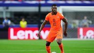RESMI: Real Madrid Boyong Denzel Dumfries, Dikontrak 4 Tahun RESMI: Real Madrid Boyong Denzel Dumfries, Dikontrak 4 Tahun