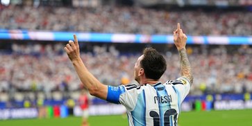 Lionel Messi yang Menyatukan Magis dan Sejarah Lionel Messi yang Menyatukan Magis dan Sejarah