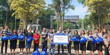 BRI Region 13 Malang Salurkan 500 Paket Sembako Melalui Program BRI Berbagi Kasih