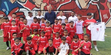 Kunjungi Jakarta, Edwin van der Sar Dukung Timnas Indonesia Bermain di Piala Dunia Suatu Saat Nanti
