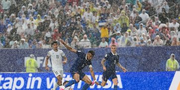 Hasil Prancis vs Irak: Badai Petir Iringi Langkah Les Bleus ke Babak 32 Besar