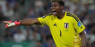 Domino Aneh Karir Zion Suzuki: Pindah ke PSG, Langsung Gabung Juventus?
