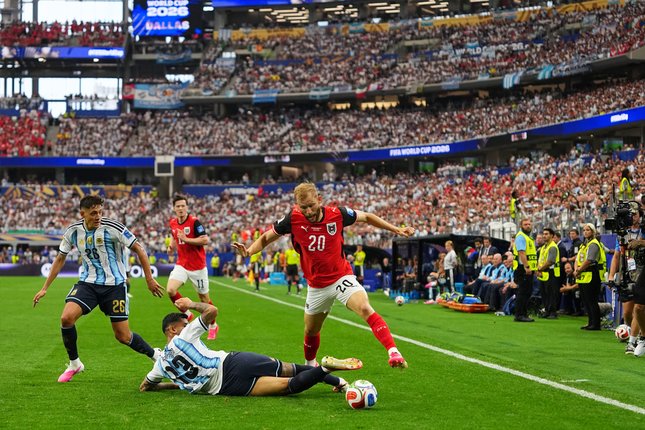 Argentina Kian Kokoh di Puncak Grup J