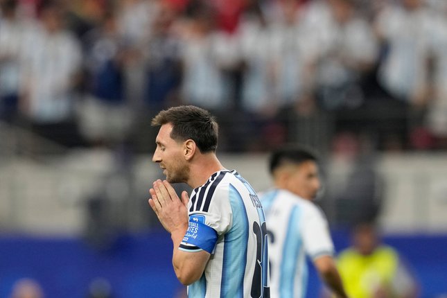 Rekor yang Lahir dari Kaki Kiri Messi Rekor yang Lahir dari Kaki Kiri Messi