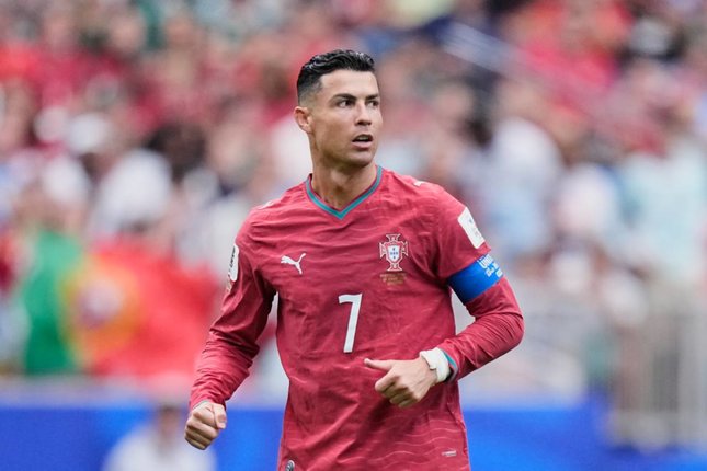 4. Cristiano Ronaldo (37 Tahun 292 Hari) 4. Cristiano Ronaldo (37 Tahun 292 Hari)