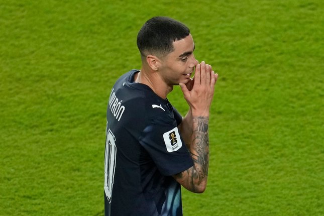 Situasi Memanas dan Almiron Dikartu Merah Situasi Memanas dan Almiron Dikartu Merah