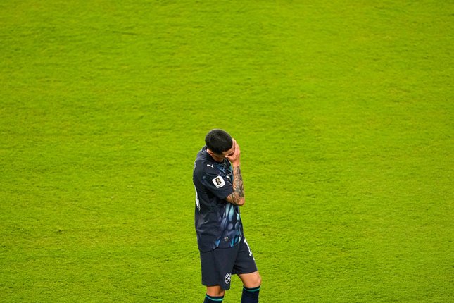 Apa Alasan Wasit Berikan Kartu Merah Pada Almiron?