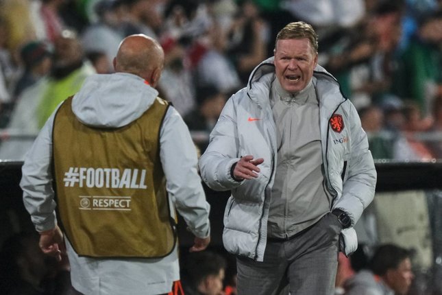 Koeman Singgung Kesehatan Istri dan Isyaratkan Pensiun Koeman Singgung Kesehatan Istri dan Isyaratkan Pensiun