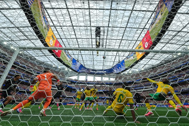 Gol Dramatis Eustaquio Jadi Pembeda Gol Dramatis Eustaquio Jadi Pembeda