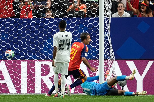 Catatan Menarik Duel Spanyol vs Arab Saudi