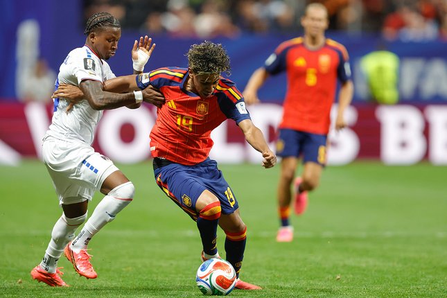 Spanyol Favorit Mutlak