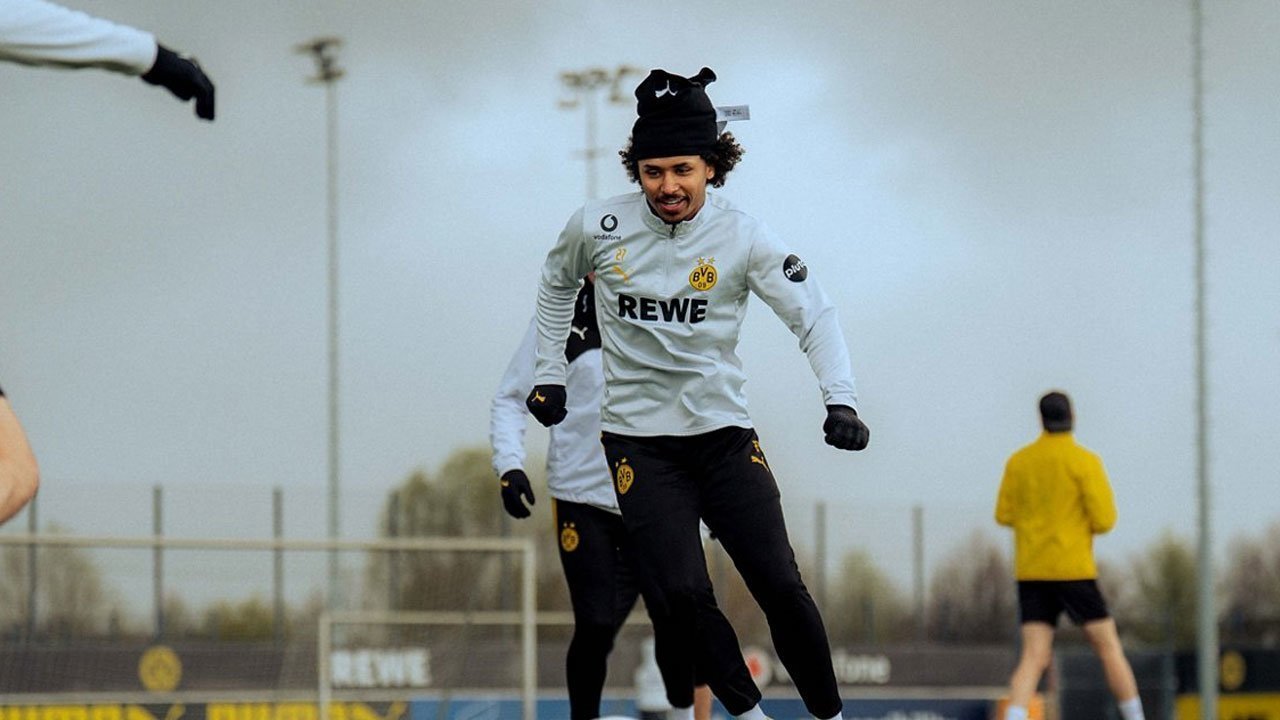 Transfer Karim Adeyemi Macet, Barcelona Ogah Bayar Mahar Transfer yang Diminta Dortmund