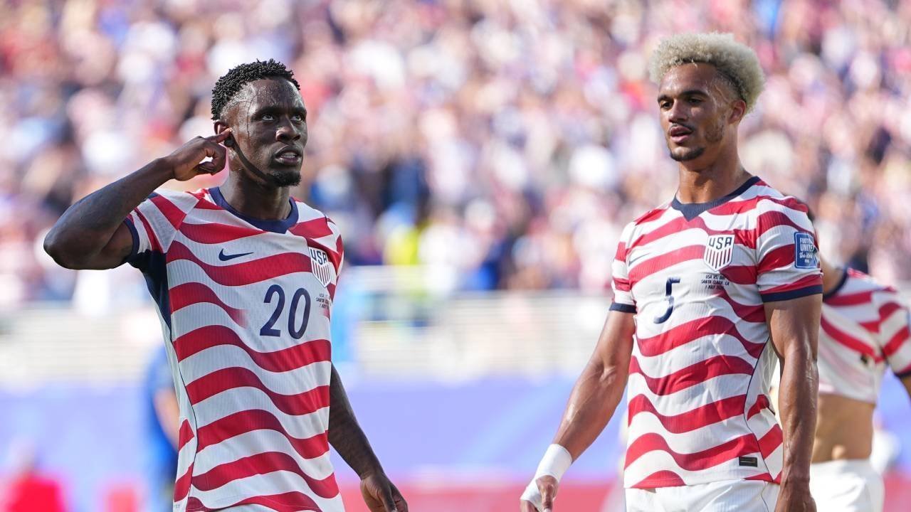Hasil Amerika Serikat vs Bosnia dan Herzegovina 2-0: Main 10 Orang, Tuan Rumah Tetap Melaju ke Babak 16 Besar