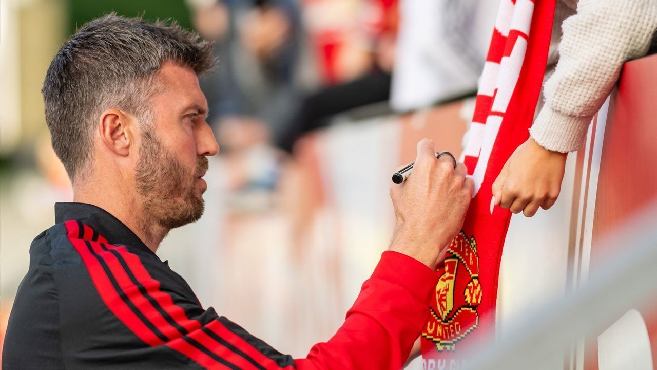 MU Hajar Rosenborg, Michael Carrick Kian Pede Tatap Musim 2026/2027