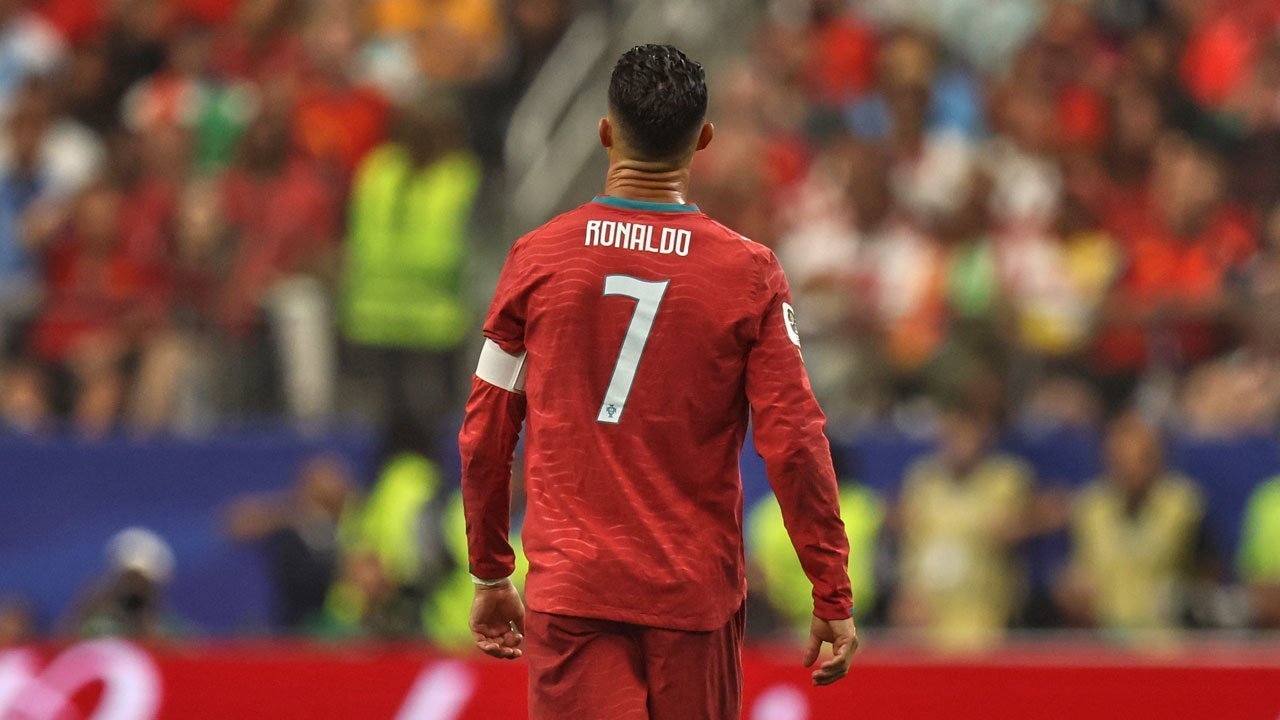 Sudah Waktunya Pensiun dari Timnas Portugal, Wahai Cristiano Ronaldo? Sudah Waktunya Pensiun dari Timnas Portugal, Wahai Cristiano Ronaldo?