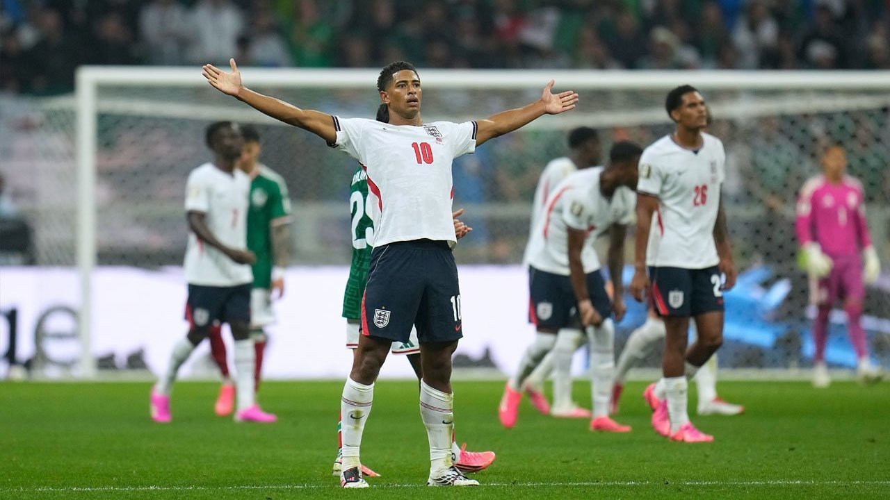 7 Momen Gila yang Warnai Kemenangan Heroik Inggris atas Meksiko di Azteca