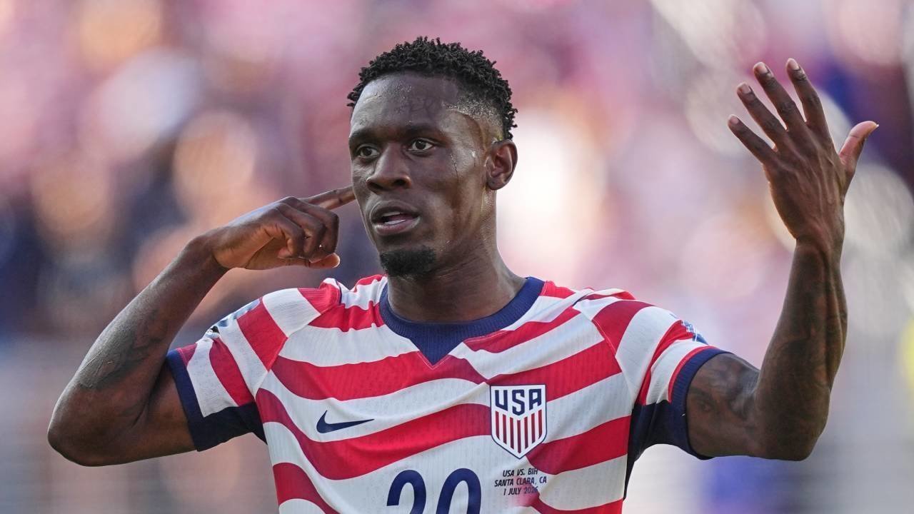 Folarin Balogun dari Pahlawan Jadi Pesakitan, Cetak Gol lalu Kartu Merah saat Amerika Serikat Lolos ke 16 Besar