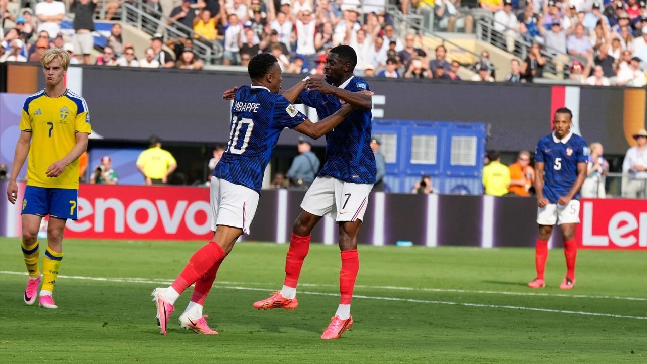 Kylian Mbappe, Lionel Messi, 6 Gol Kylian Mbappe, Lionel Messi, 6 Gol