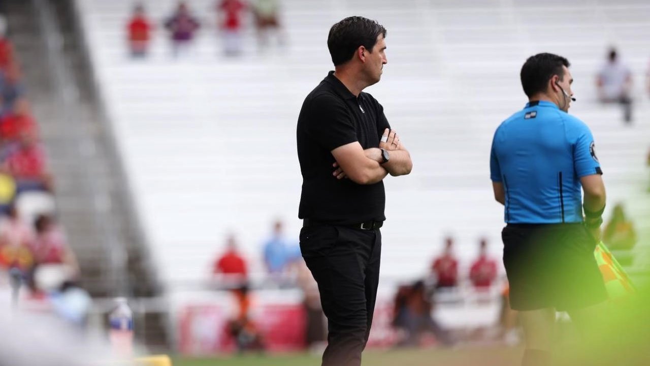 Waduh, Satu Pemain Liverpool Tumbang di Laga Debut Andoni Iraola