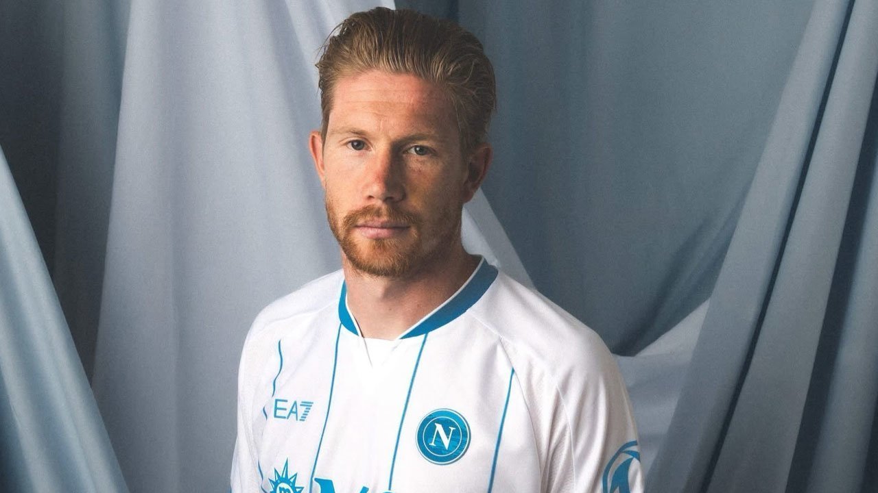 Napoli Luncurkan Jersey Tandang Baru yang Terinspirasi Ikatan Bersejarah dengan Argentina