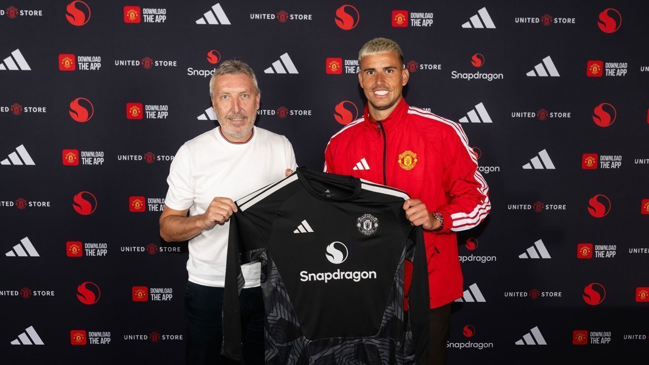 Resmi! Manchester United Datangkan Kiper Karl Darlow Resmi! Manchester United Datangkan Kiper Karl Darlow
