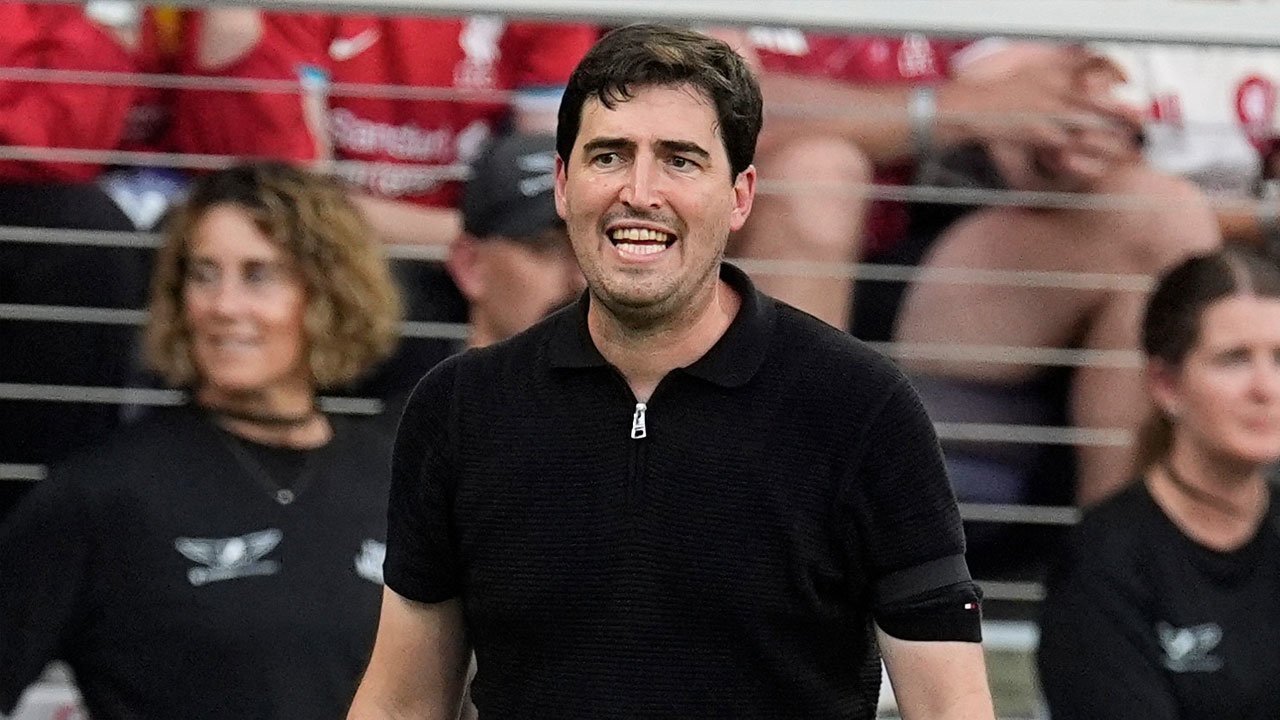 Andoni Iraola Punya Contoh Sukses untuk Bangkitkan Liverpool, Bisa Tiru Chelsea? Andoni Iraola Punya Contoh Sukses untuk Bangkitkan Liverpool, Bisa Tiru Chelsea?