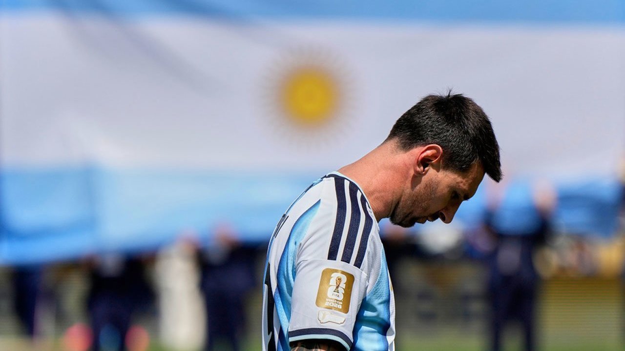 Lionel Messi Tak Raih Bola Emas Piala Dunia 2026, FIFA Tuai Kritik dari Media Argentina
