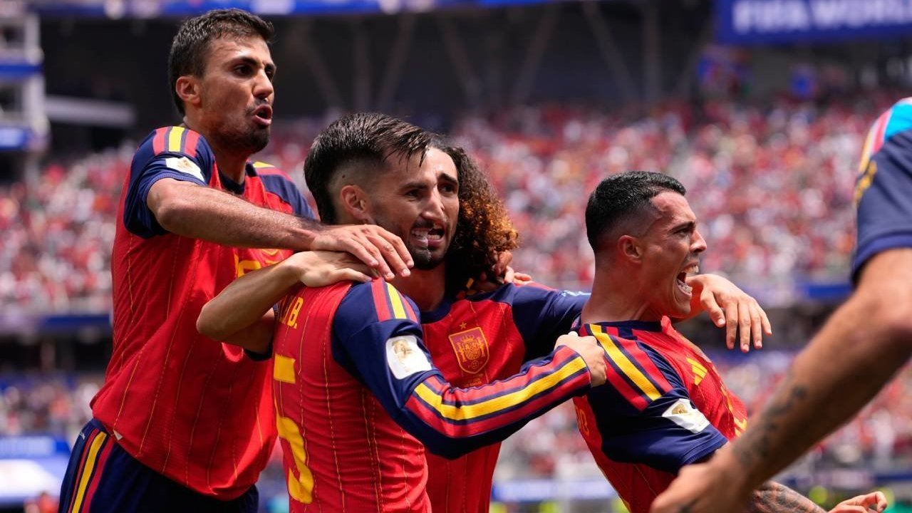 Rapor Pemain Spanyol vs Austria: Oyarzabal Menggila, Cucurella Impresif Rapor Pemain Spanyol vs Austria: Oyarzabal Menggila, Cucurella Impresif