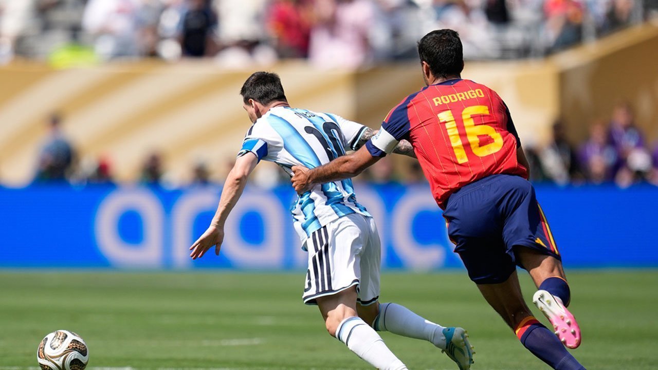 Bagaimana Spanyol Membuat Argentina dan Messi Tak Berkutik di Final