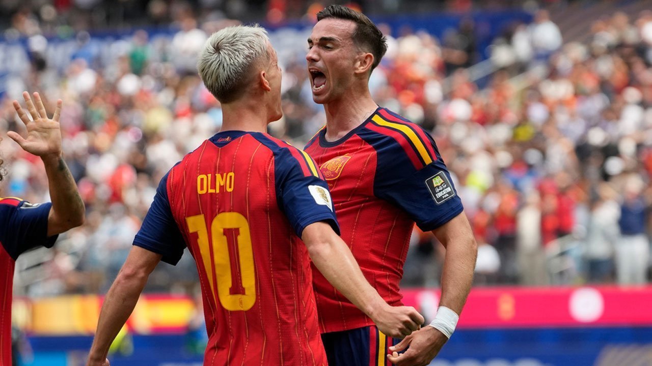 Jadi Starter dan Cetak Gol, Fabian Ruiz Dedikasikan Gol ke Gawang Belgia untuk Sang Anak!