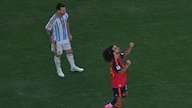 Alasan Marc Cucurella Lolos dari Kartu usai Berbicara dengan Lionel Messi Sambil Menutup Mulut