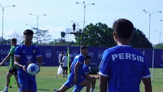 Persib Bandung Tidak Pasang Ekspektasi Berlebih di Piala Presiden 2026 Persib Bandung Tidak Pasang Ekspektasi Berlebih di Piala Presiden 2026