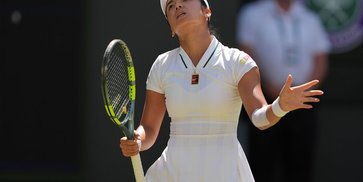 Siapa Alexandra Eala? Petenis Filipina yang Menumbangkan Iga Swiatek di Wimbledon 2026 Siapa Alexandra Eala? Petenis Filipina yang Menumbangkan Iga Swiatek di Wimbledon 2026
