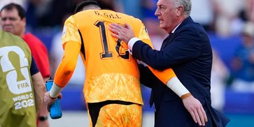Manchester United Kepincut Kiper Timnas Paraguay Ini?