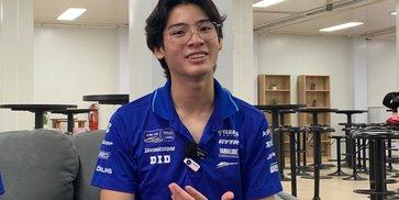 Ketika Ing Asavanund Mengguncang Yamaha Sunday Race di Mandalika, Kerumunan Fans Lebih Meriah dari Marc Marquez Ketika Ing Asavanund Mengguncang Yamaha Sunday Race di Mandalika, Kerumunan Fans Lebih Meriah dari Marc Marquez