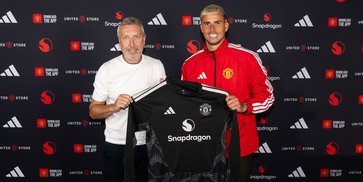 Resmi! Manchester United Datangkan Kiper Karl Darlow Resmi! Manchester United Datangkan Kiper Karl Darlow