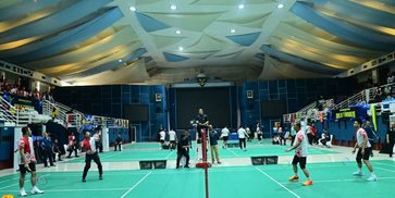 Pangkoarmada RI dan Sejumlah Pejabat Negara Unjuk Kebolehan di Eksibisi Bulutangkis PORAL 2026