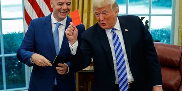 Gianni Infantino Angkat Bicara soal Donald Trump dan Penangguhan Kartu Merah Balogun