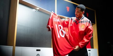 Gabung MU, Youri Tielemans Ingin Curi Ilmu Sebanyak Mungkin dari Michael Carrick