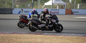 MAXI Race Jadi Daya Tarik Baru Yamaha Sunday Race 2026 di Mandalika: Ketika Skutik Premium Ikut Balapan